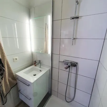 Apartment Esterel Avec Parking Sous-terrain Prive *