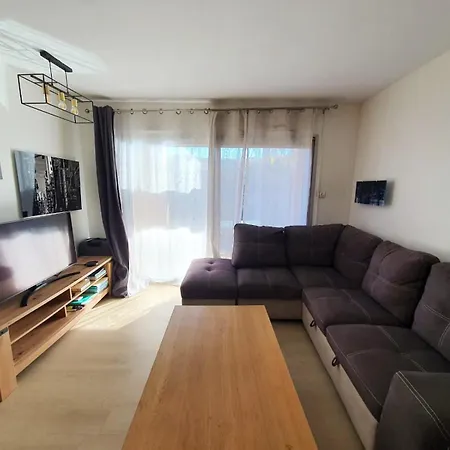 Esterel Avec Parking Sous-terrain Prive Apartment *