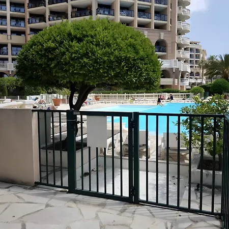 Apartment Esterel Avec Parking Sous-terrain Prive